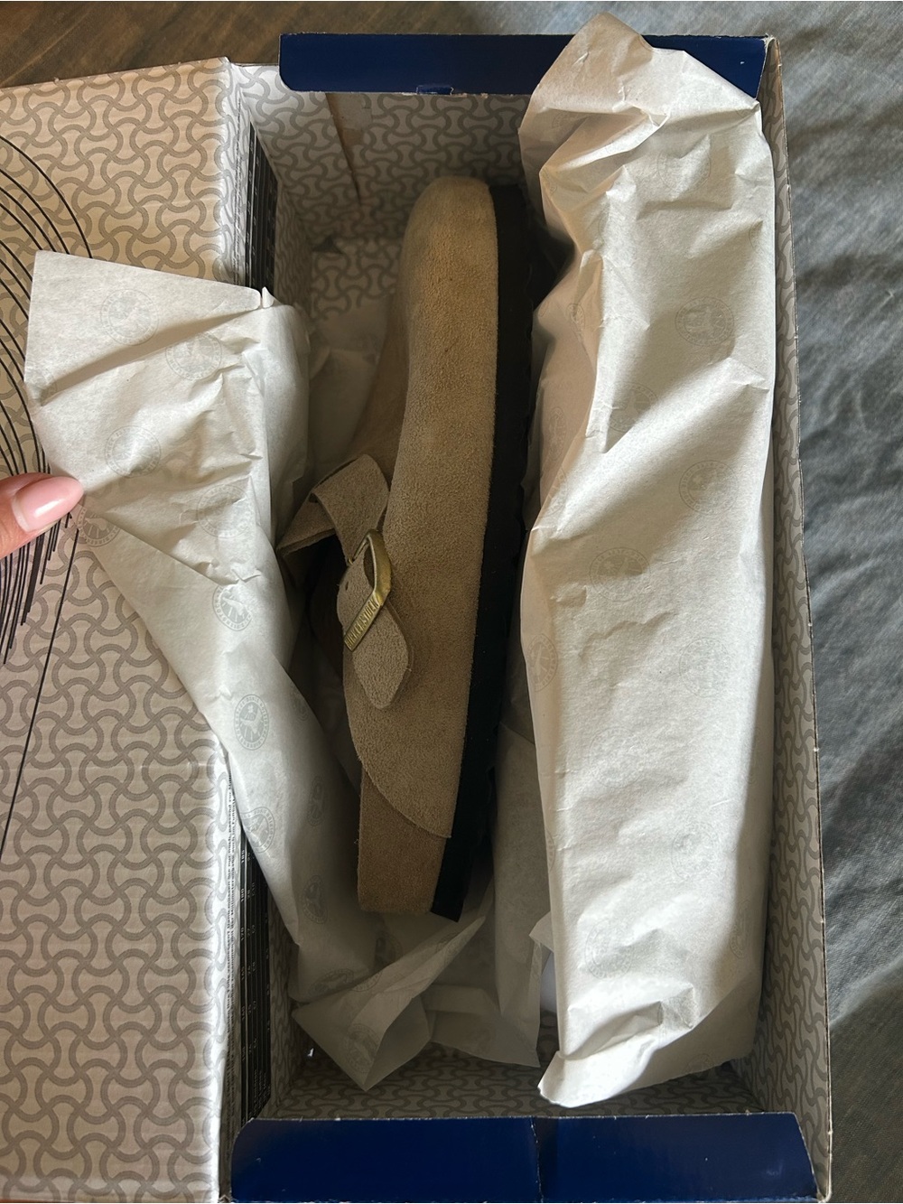 Birkenstock Exquisite Boston clog Taupe Suede with Gold Buckle